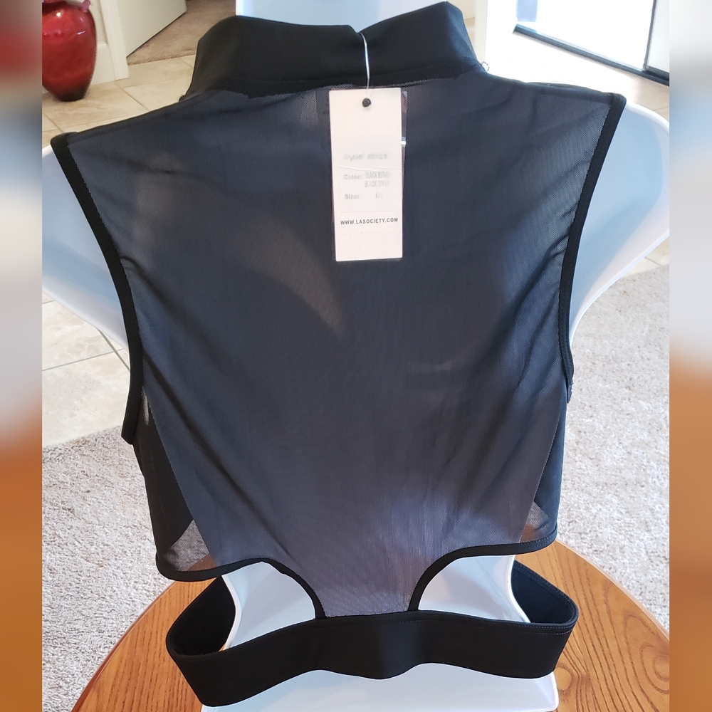 Black athletic top with elastic band attached at hem, size L, NEW - Picture 2 of 9